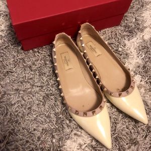 Valentino rockstud white patent flats Sz38